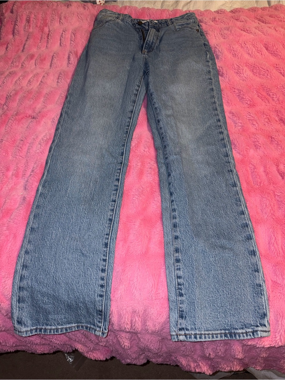 Classic Women's Light Blue Straight-Leg Jeans. Rollas